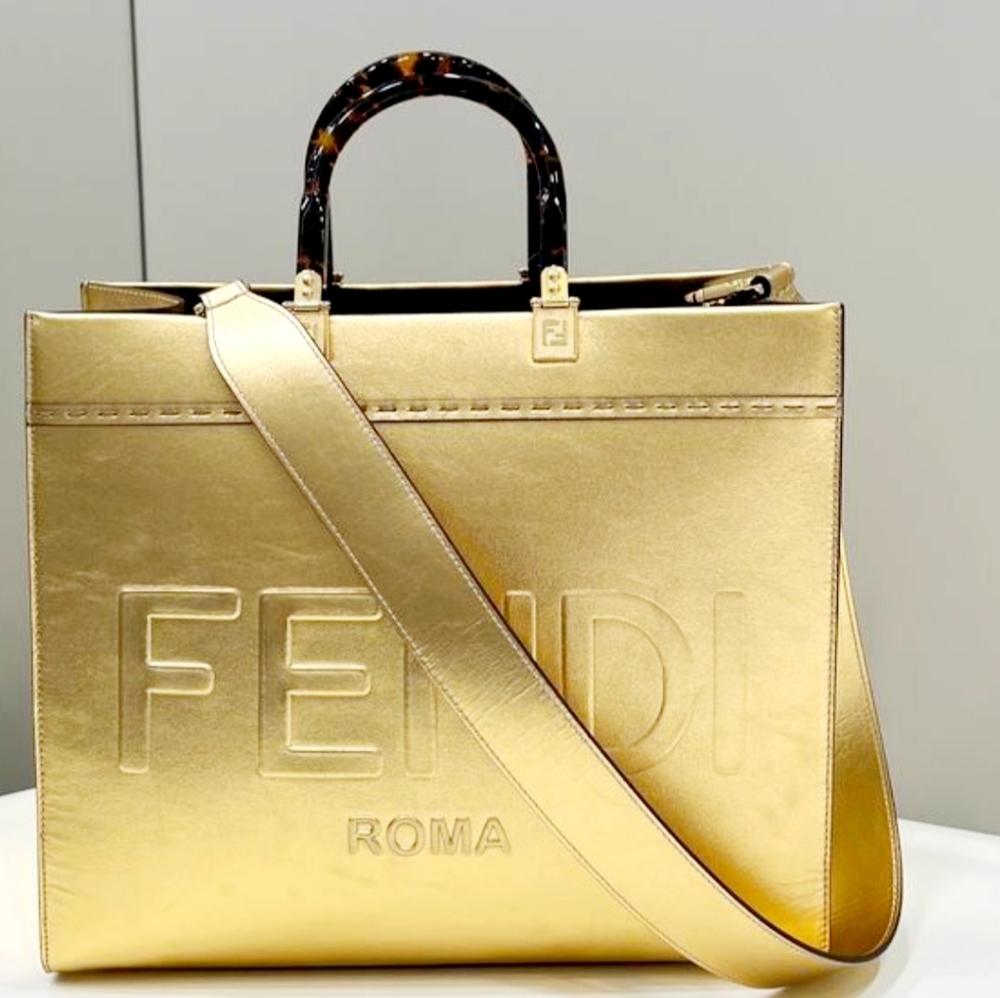 WOMAN HANDBAG